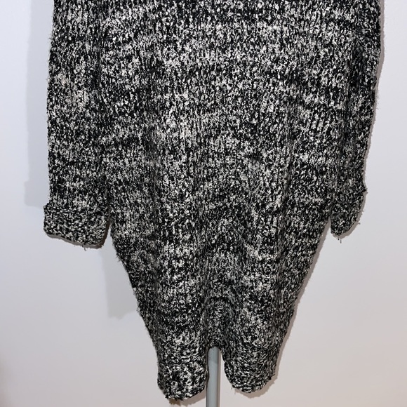 C’est Moi Knitted Oversized Cardigan with Pockets - Picture 9 of 12